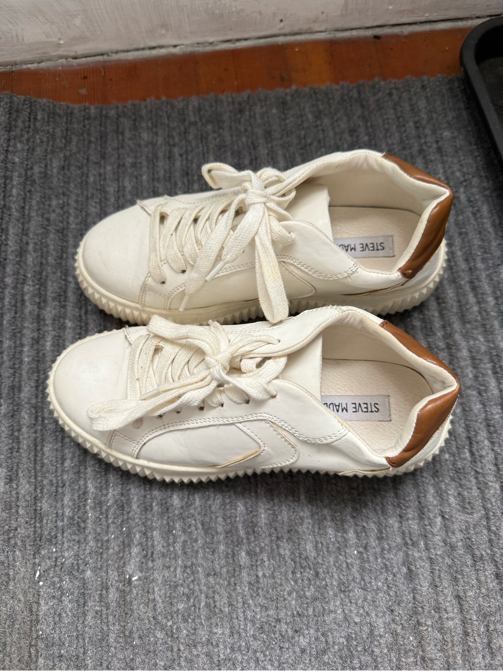 Steve Madden Cream and Brown Leather platform Sneaker